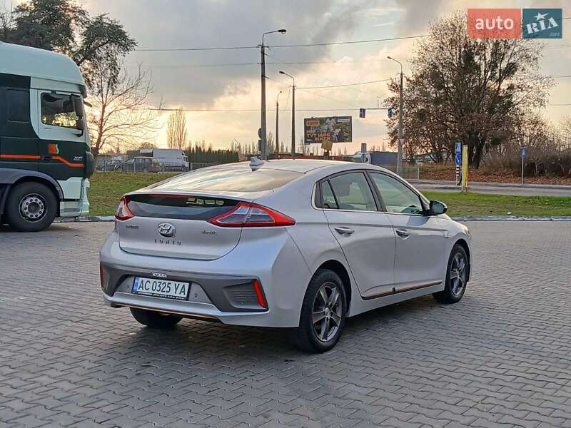 Хэтчбек Hyundai Ioniq 2017 в Луцке