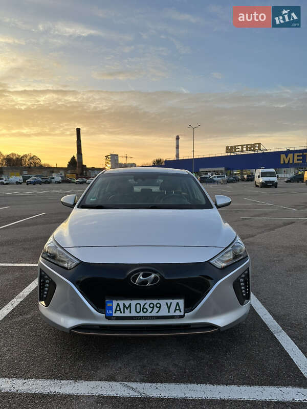 Хэтчбек Hyundai Ioniq 2018 в Житомире фото Хэтчбек Hyundai Ioniq 2018 в Житомире