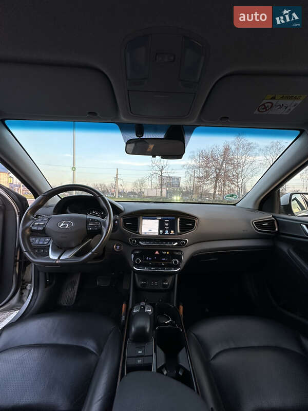 Хэтчбек Hyundai Ioniq 2018 в Житомире фото 3 Хэтчбек Hyundai Ioniq 2018 в Житомире