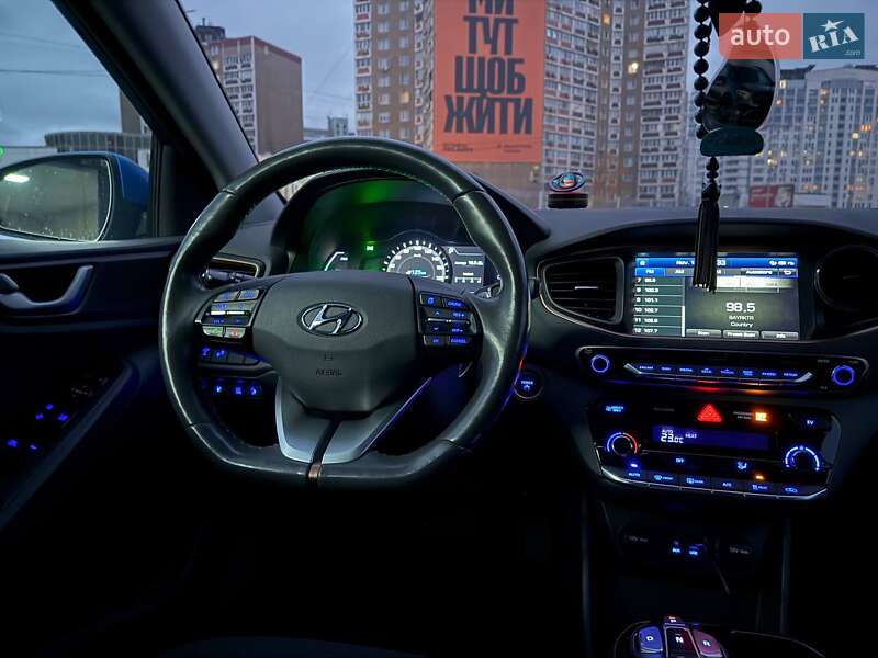 Хэтчбек Hyundai Ioniq 2018 в Киеве