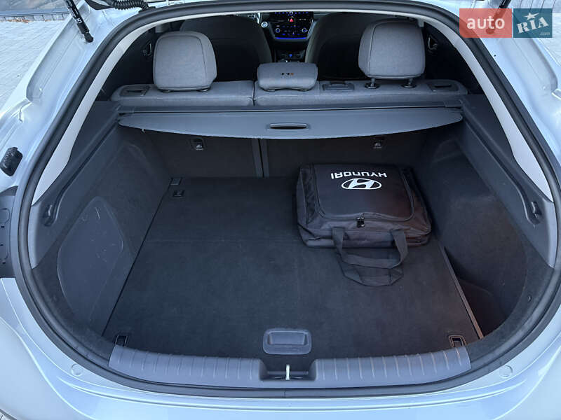 Лифтбек Hyundai Ioniq 2020 в Тернополе фото 46 Лифтбек Hyundai Ioniq 2020 в Тернополе