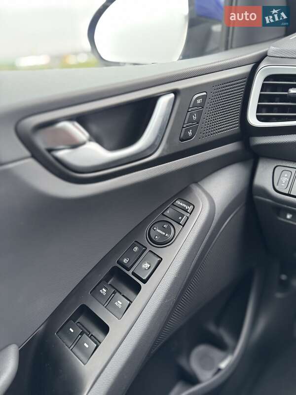 Лифтбек Hyundai Ioniq 2019 в Львове