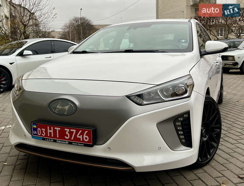 Лифтбек Hyundai Ioniq 2017 в Луцке