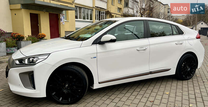 Лифтбек Hyundai Ioniq 2017 в Луцке