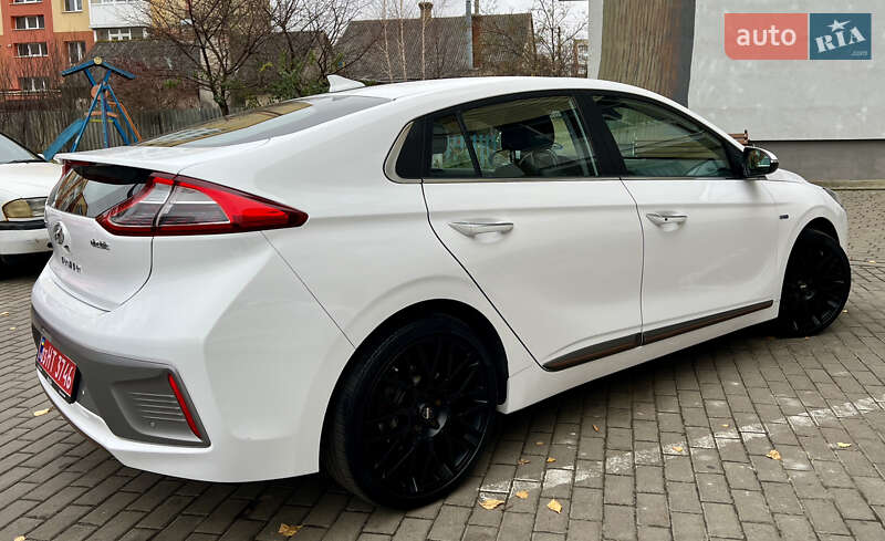 Лифтбек Hyundai Ioniq 2017 в Луцке