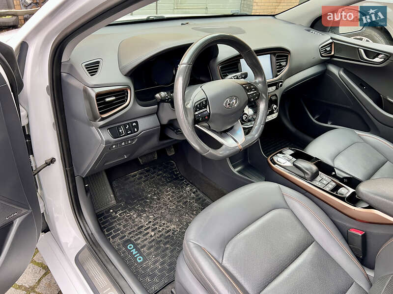 Лифтбек Hyundai Ioniq 2017 в Луцке