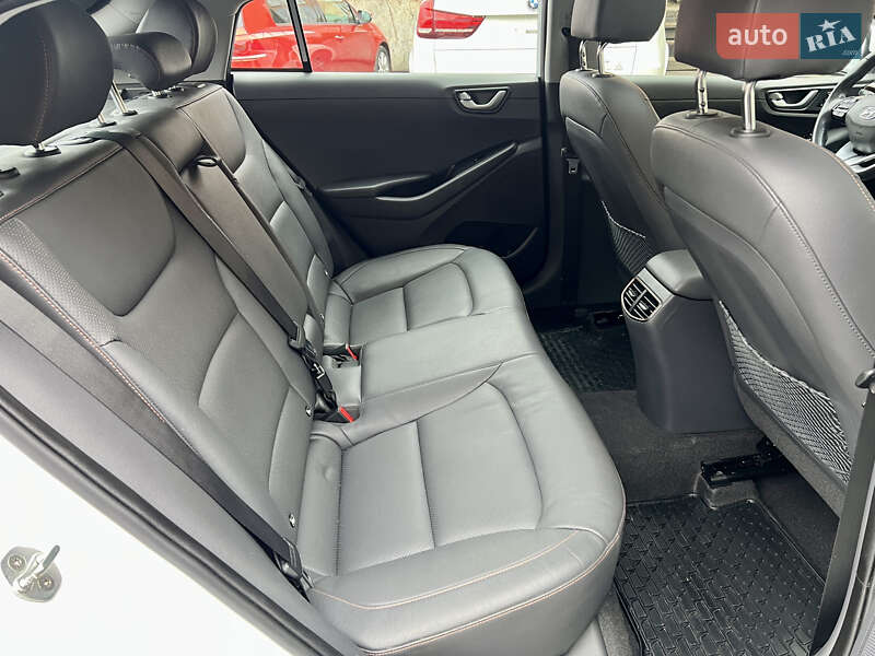 Лифтбек Hyundai Ioniq 2017 в Луцке