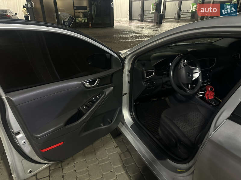 Хэтчбек Hyundai Ioniq 2017 в Харькове