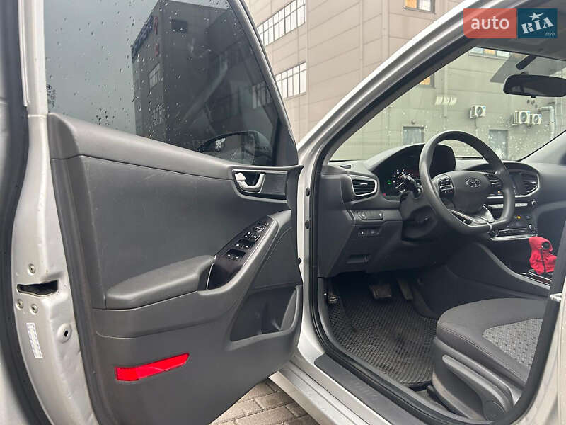 Хэтчбек Hyundai Ioniq 2017 в Харькове