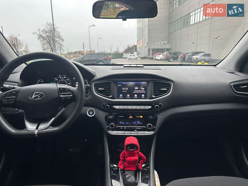 Хэтчбек Hyundai Ioniq 2017 в Харькове