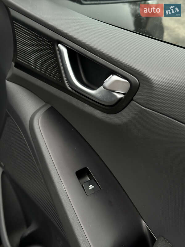 Хетчбек Hyundai Ioniq 2018 в Черкасах