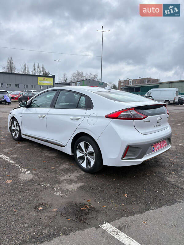 Хэтчбек Hyundai Ioniq 2018 в Ровно