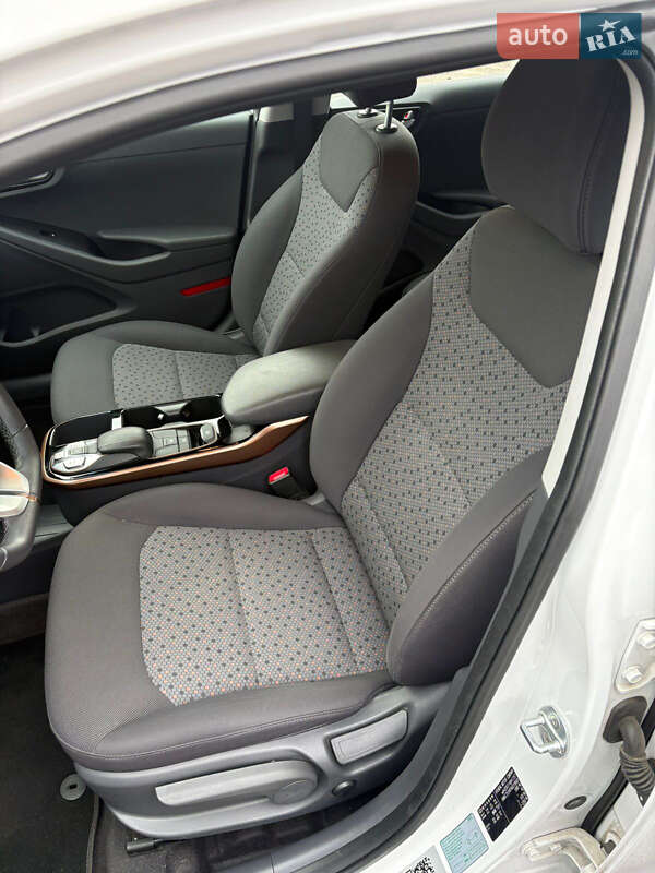 Хэтчбек Hyundai Ioniq 2018 в Ровно