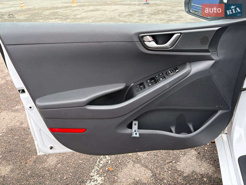 Хэтчбек Hyundai Ioniq 2018 в Ровно