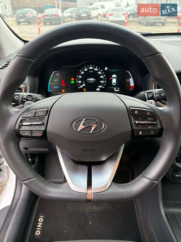 Хэтчбек Hyundai Ioniq 2018 в Ровно