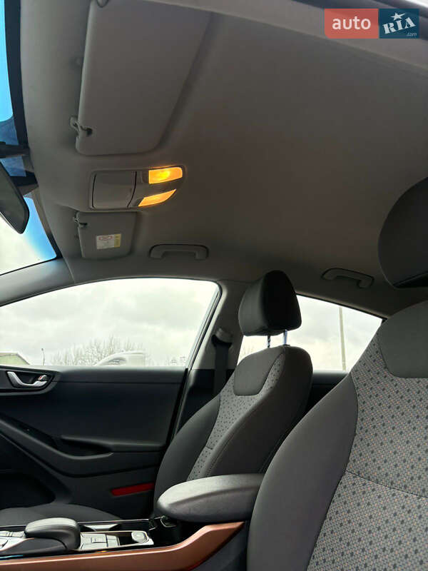 Хэтчбек Hyundai Ioniq 2018 в Ровно