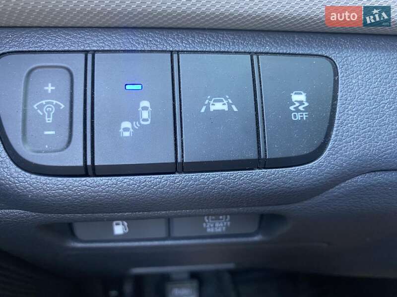 Хэтчбек Hyundai Ioniq 2017 в Ужгороде