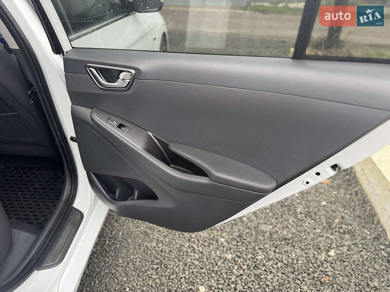 Ліфтбек Hyundai Ioniq 2020 в Рівному фото 24 Ліфтбек Hyundai Ioniq 2020 в Рівному