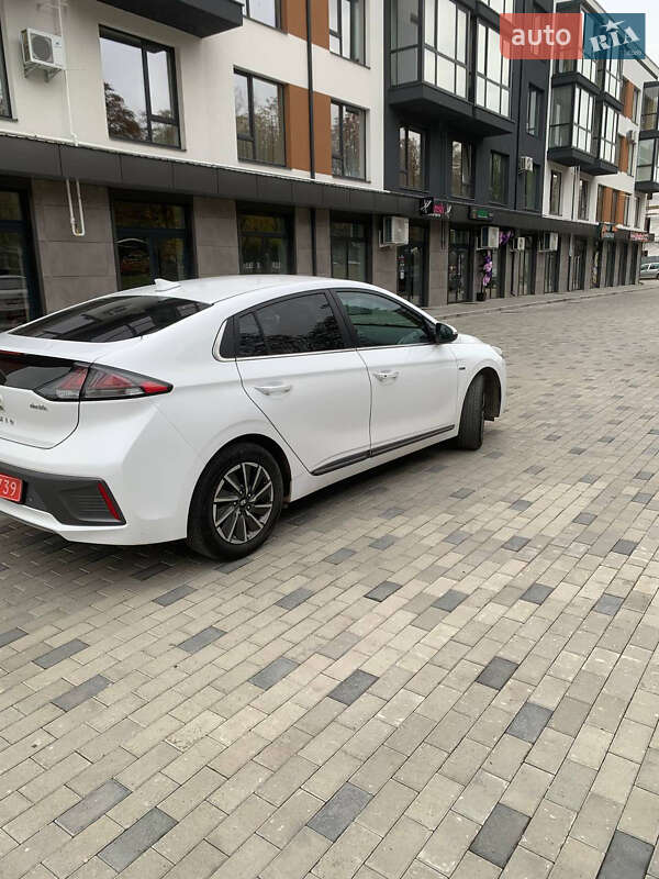 Лифтбек Hyundai Ioniq 2020 в Ровно