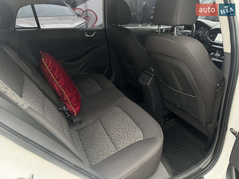 Хэтчбек Hyundai Ioniq 2017 в Житомире