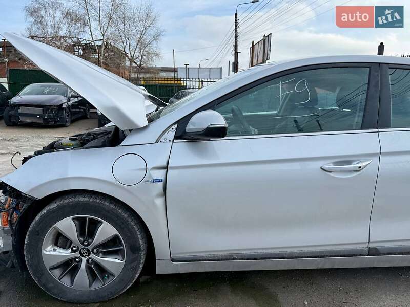 Хэтчбек Hyundai Ioniq 2018 в Киеве фото 10 Хэтчбек Hyundai Ioniq 2018 в Киеве