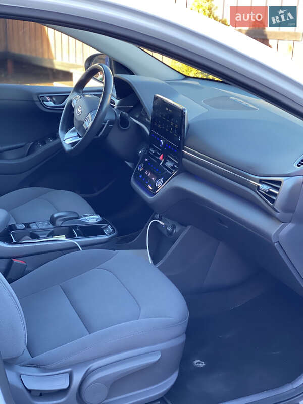 Лифтбек Hyundai Ioniq 2020 в Тернополе фото 8 Лифтбек Hyundai Ioniq 2020 в Тернополе