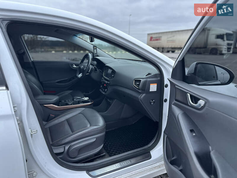 Хэтчбек Hyundai Ioniq 2018 в Бродах фото 14 Хэтчбек Hyundai Ioniq 2018 в Бродах
