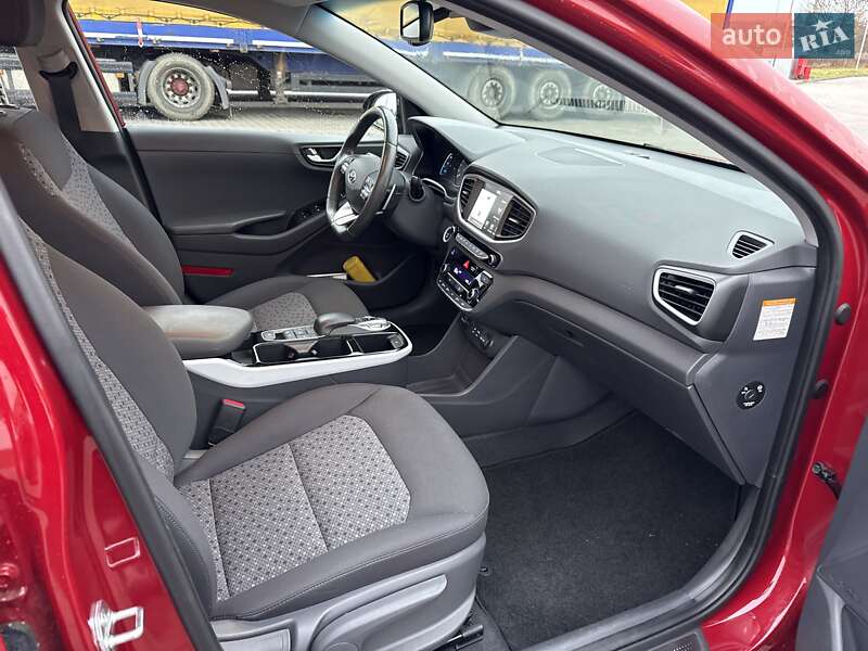 Лифтбек Hyundai Ioniq 2019 в Луцке