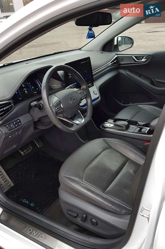 Лифтбек Hyundai Ioniq 2020 в Ровно