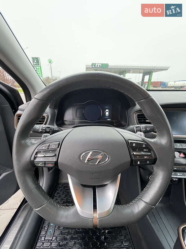 Хэтчбек Hyundai Ioniq 2017 в Луцке