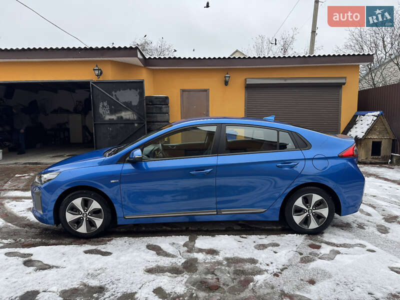 Хэтчбек Hyundai Ioniq 2017 в Ровно