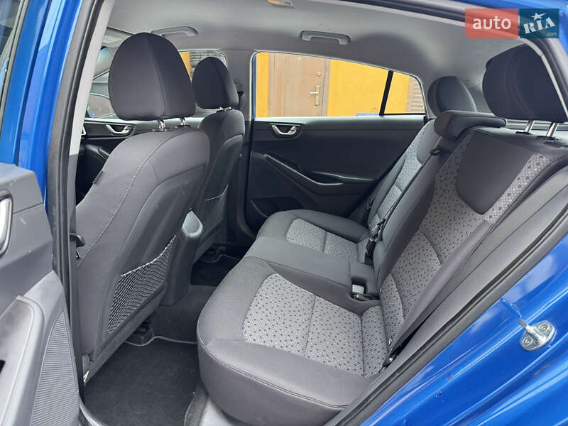 Хэтчбек Hyundai Ioniq 2017 в Ровно