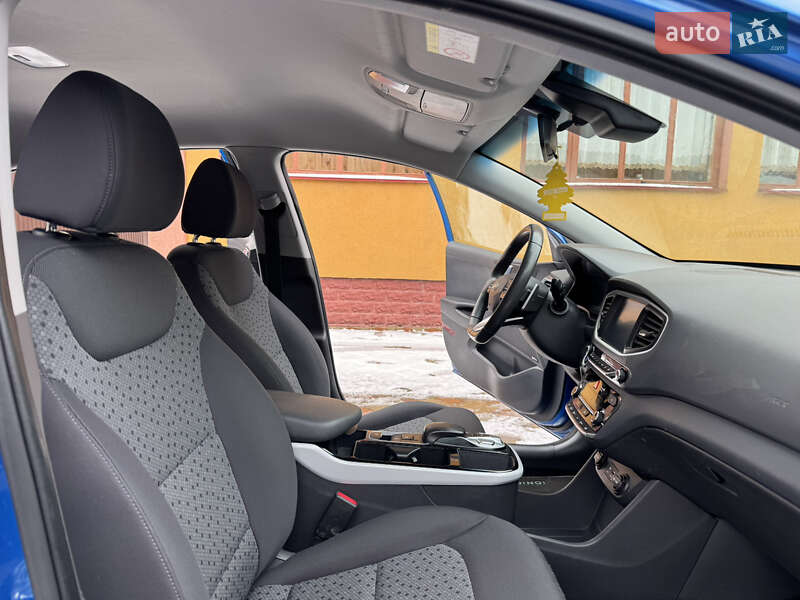 Хэтчбек Hyundai Ioniq 2017 в Ровно