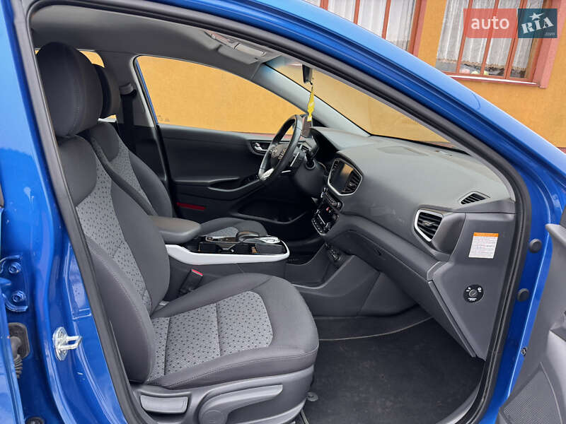 Хэтчбек Hyundai Ioniq 2017 в Ровно