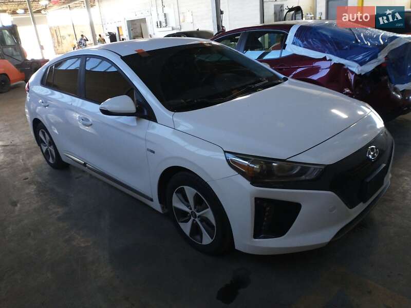 Хэтчбек Hyundai Ioniq 2017 в Ивано-Франковске