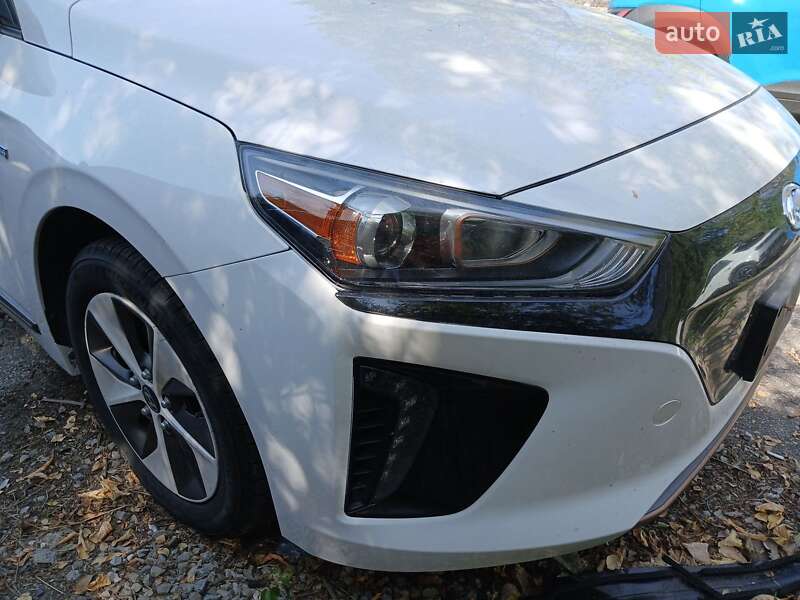Хэтчбек Hyundai Ioniq 2017 в Ивано-Франковске