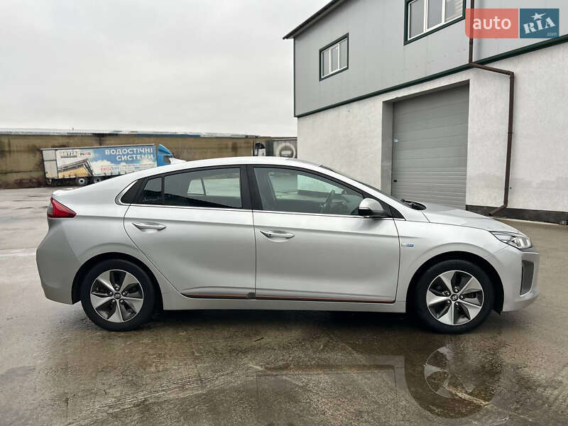 Хэтчбек Hyundai Ioniq 2017 в Виннице фото 6 Хэтчбек Hyundai Ioniq 2017 в Виннице