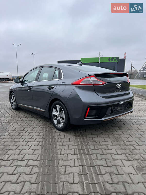 Хэтчбек Hyundai Ioniq 2018 в Луцке