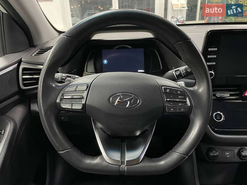 Лифтбек Hyundai Ioniq 2021 в Киеве фото 23 Лифтбек Hyundai Ioniq 2021 в Киеве