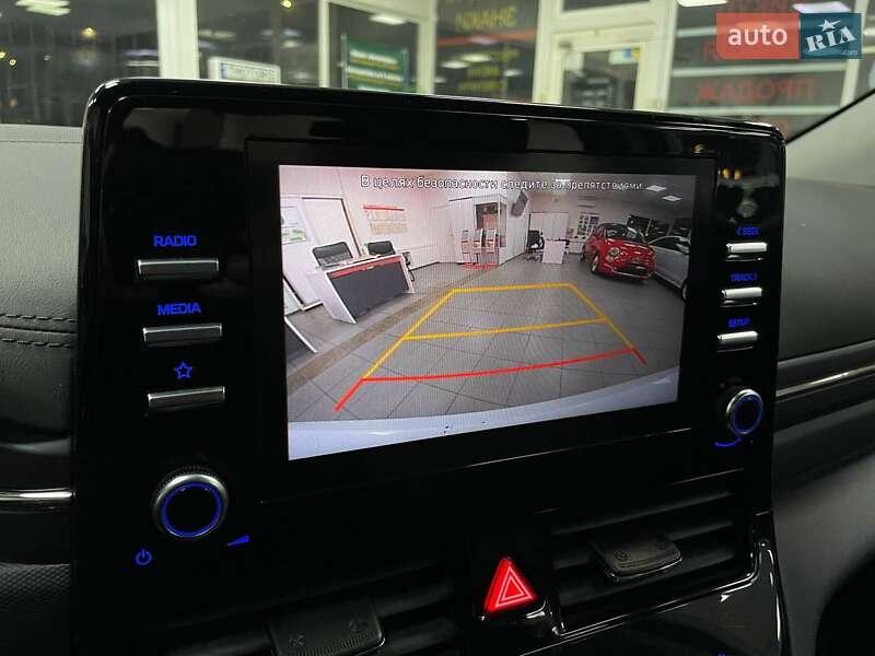 Лифтбек Hyundai Ioniq 2021 в Киеве фото 35 Лифтбек Hyundai Ioniq 2021 в Киеве