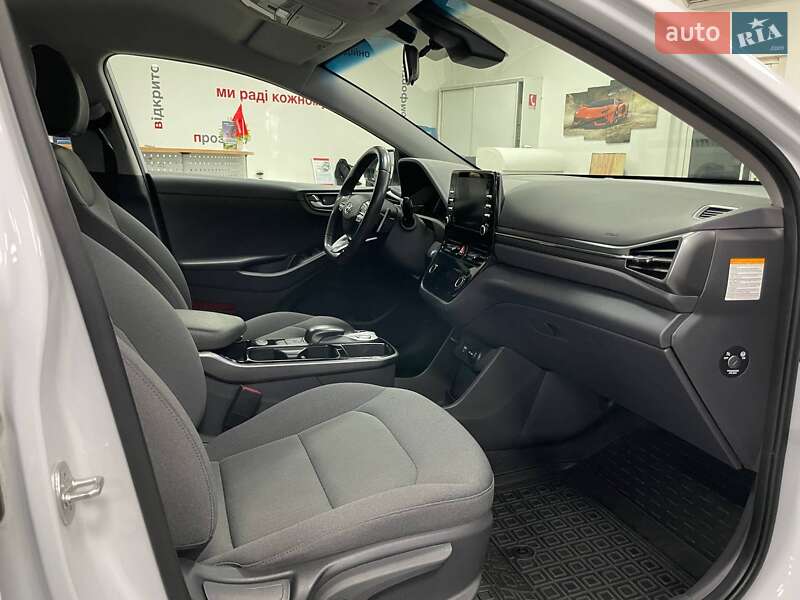 Лифтбек Hyundai Ioniq 2021 в Киеве фото 38 Лифтбек Hyundai Ioniq 2021 в Киеве
