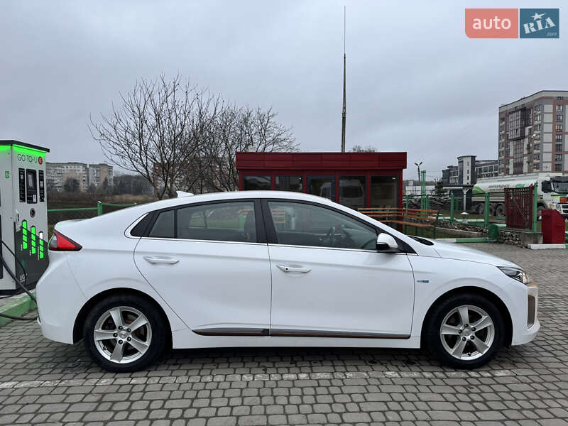 Хетчбек Hyundai Ioniq 2017 в Тернополі фото 8 Хетчбек Hyundai Ioniq 2017 в Тернополі