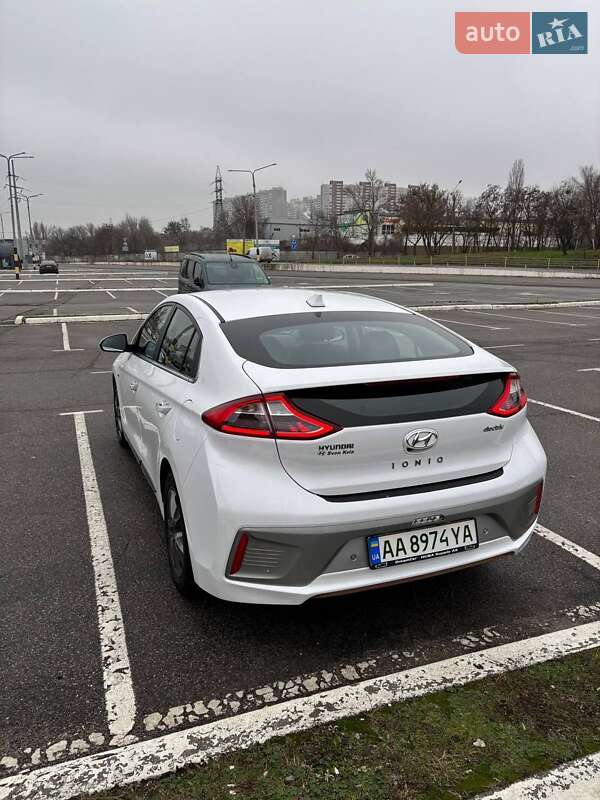 Хетчбек Hyundai Ioniq 2018 в Києві