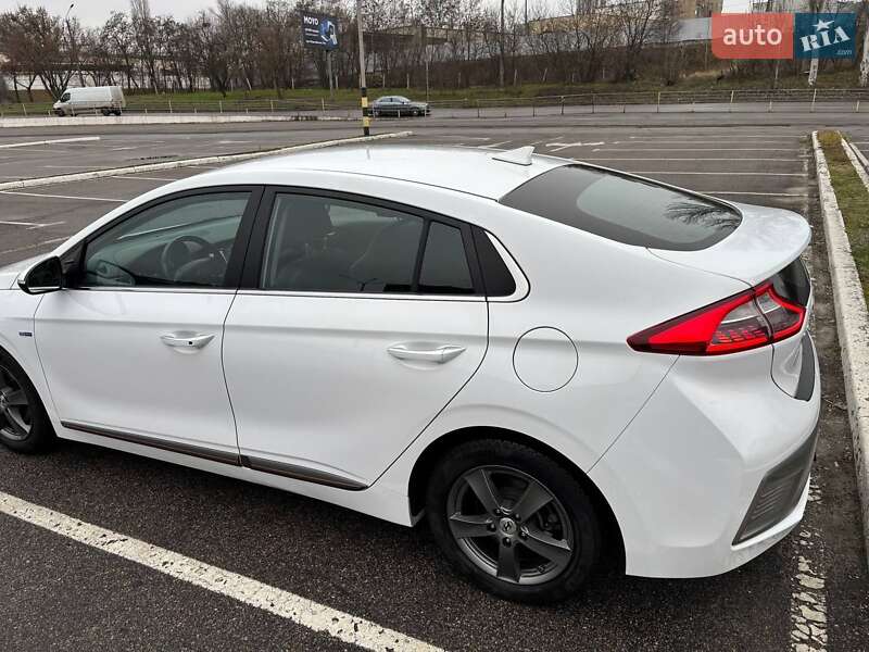 Хетчбек Hyundai Ioniq 2018 в Києві