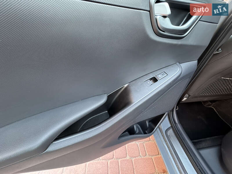 Лифтбек Hyundai Ioniq 2019 в Виннице