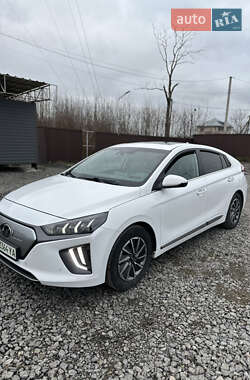 Хэтчбек Hyundai Ioniq 2019 в Староконстантинове