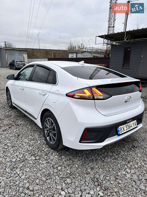 Хэтчбек Hyundai Ioniq 2019 в Староконстантинове