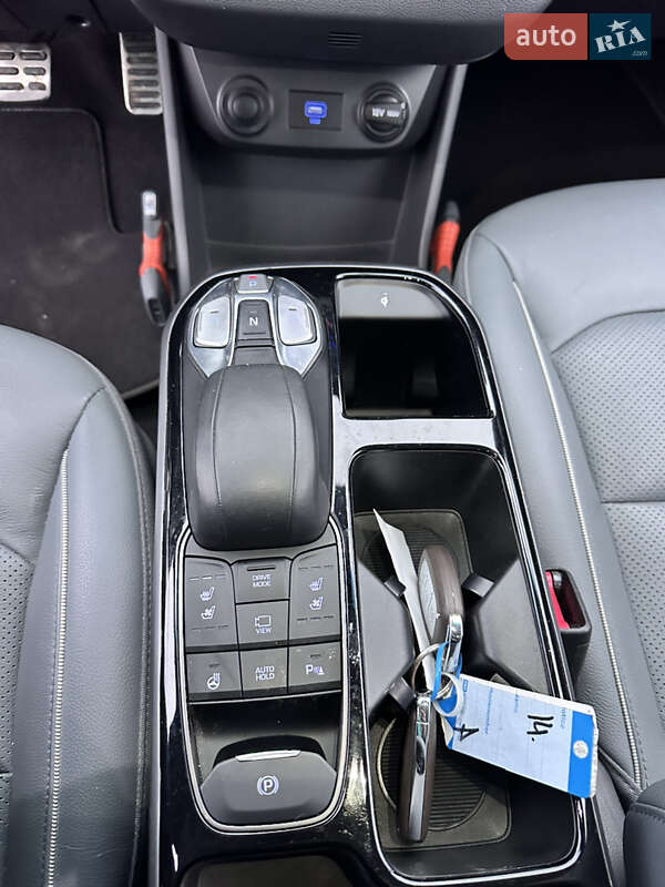 Хэтчбек Hyundai Ioniq 2019 в Староконстантинове