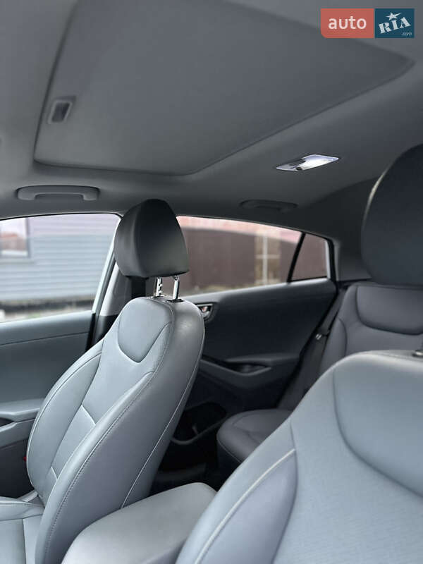 Хэтчбек Hyundai Ioniq 2019 в Староконстантинове
