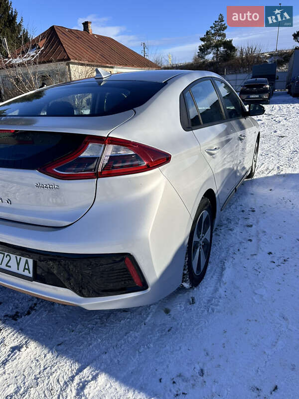 Хэтчбек Hyundai Ioniq 2018 в Староконстантинове фото 4 Хэтчбек Hyundai Ioniq 2018 в Староконстантинове
